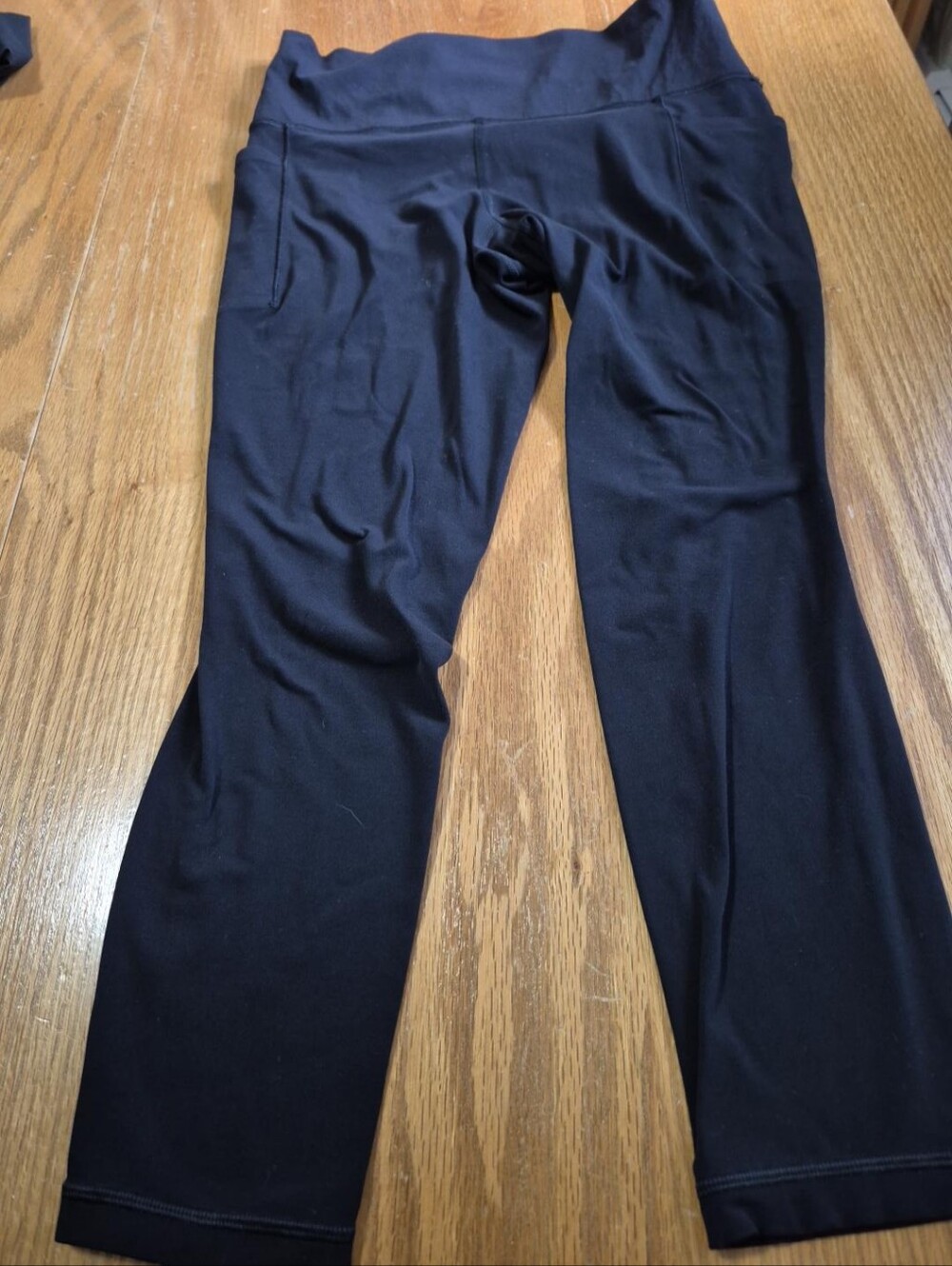 Athleta Salutation Stash 7/8 Tight Leggings – Black – Size M